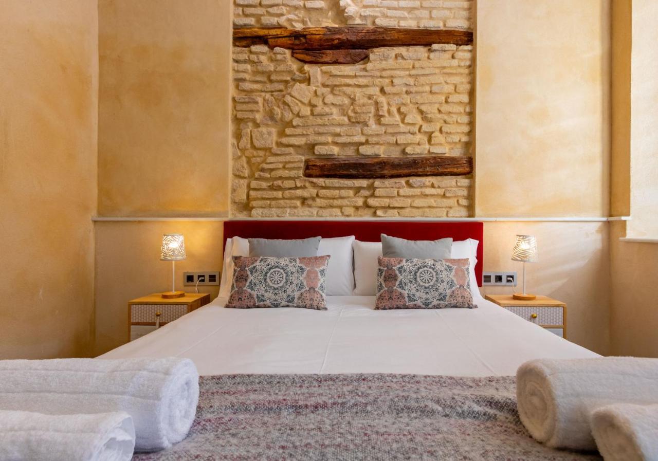 Nine O Clock San Agustin Suites Sevilla Exterior foto