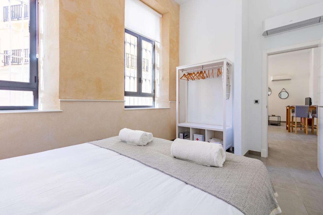 Nine O Clock San Agustin Suites Sevilla Exterior foto